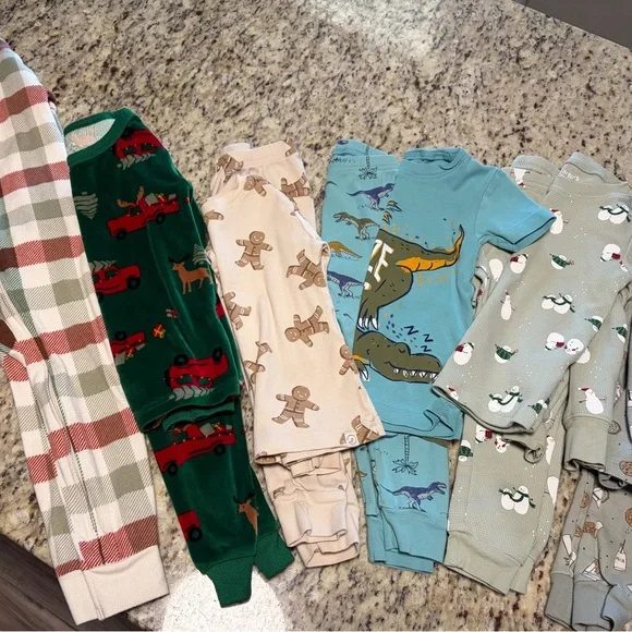 Set of 9 Boys 3T Pajamas - Picture 6 of 11